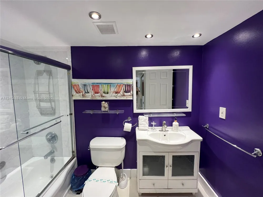 5161 Collins Ave #309 Miami Beach, FL 33140