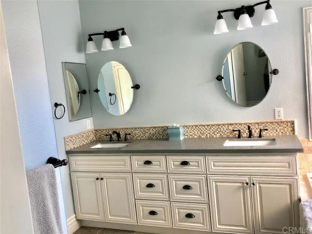 459 Lexington Cr. Oceanside, CA 92057
