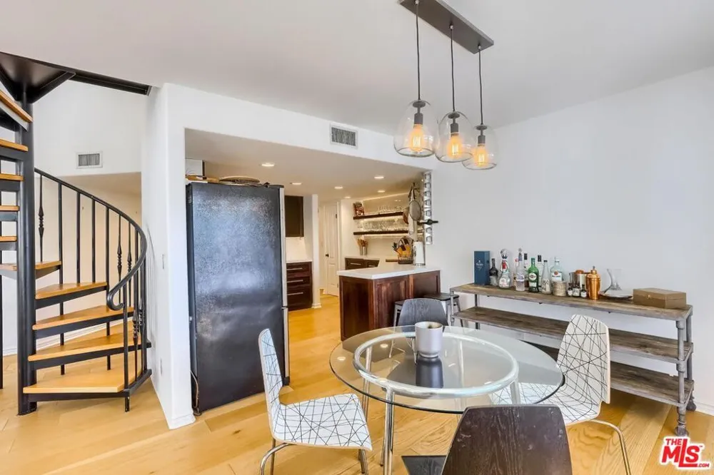 435 Arnaz Drive #304 Los Angeles, CA 90048