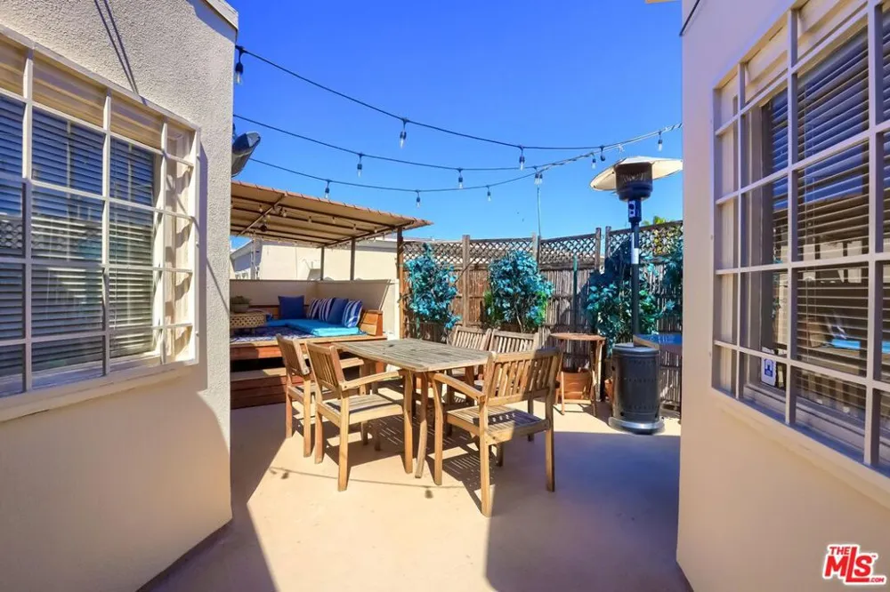 435 Arnaz Drive #304 Los Angeles, CA 90048