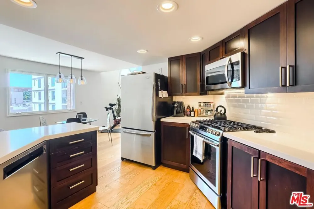 435 Arnaz Drive #304 Los Angeles, CA 90048