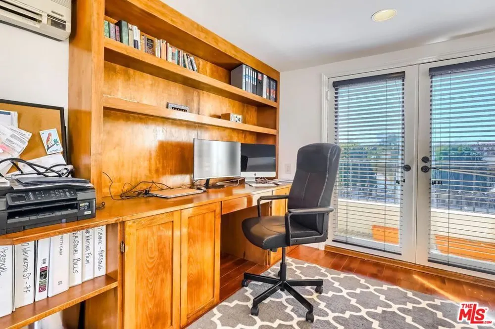 435 Arnaz Drive #304 Los Angeles, CA 90048