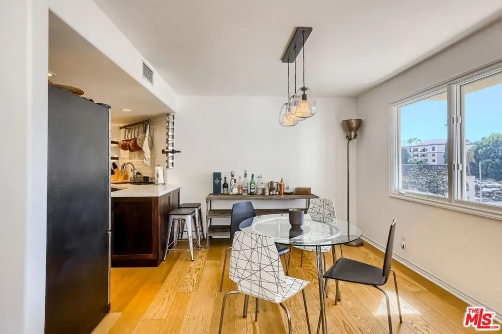 435 Arnaz Drive #304 Los Angeles, CA 90048