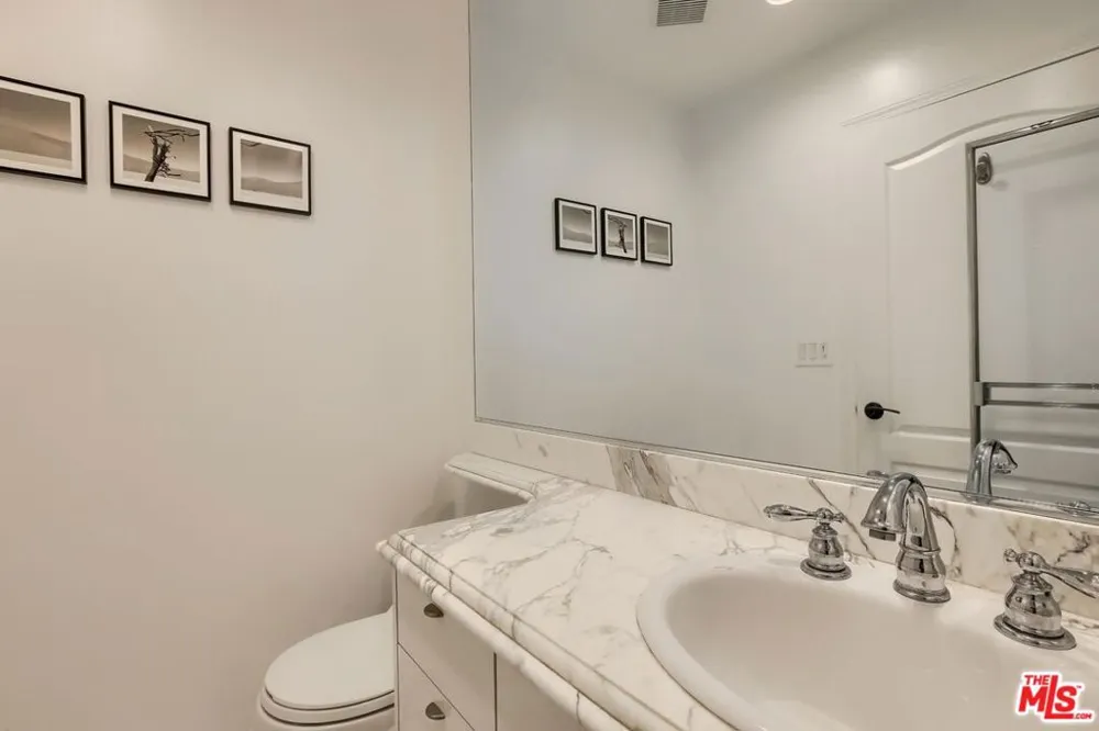 435 Arnaz Drive #304 Los Angeles, CA 90048