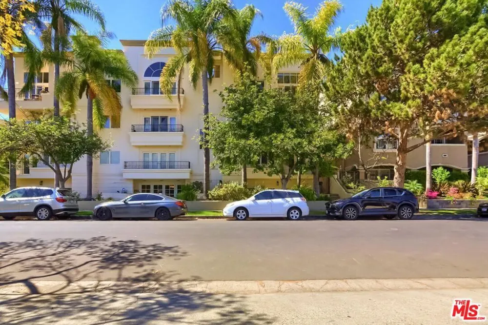 435 Arnaz Drive #304 Los Angeles, CA 90048