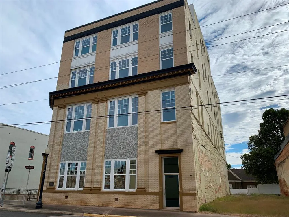202 E Main Street Henderson, TX 75652