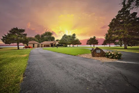 Sunset Cir