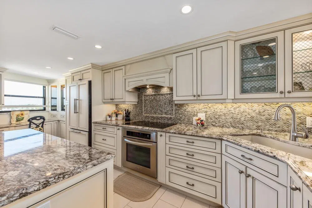 5770 MIDNIGHT PASS ROAD #605 Sarasota, FL 34242