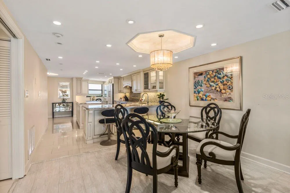 5770 MIDNIGHT PASS ROAD #605 Sarasota, FL 34242