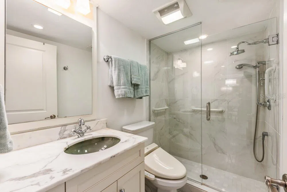 5770 MIDNIGHT PASS ROAD #605 Sarasota, FL 34242