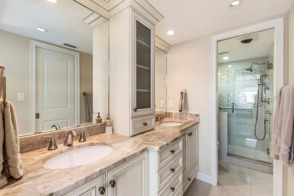 5770 MIDNIGHT PASS ROAD #605 Sarasota, FL 34242