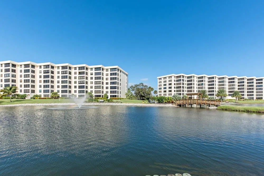 5770 MIDNIGHT PASS ROAD #605 Sarasota, FL 34242