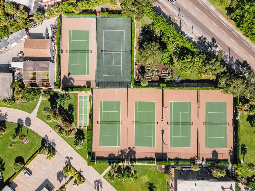 5770 MIDNIGHT PASS ROAD #605 Sarasota, FL 34242