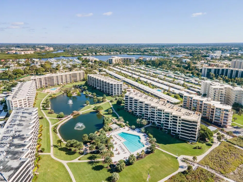 5770 MIDNIGHT PASS ROAD #605 Sarasota, FL 34242