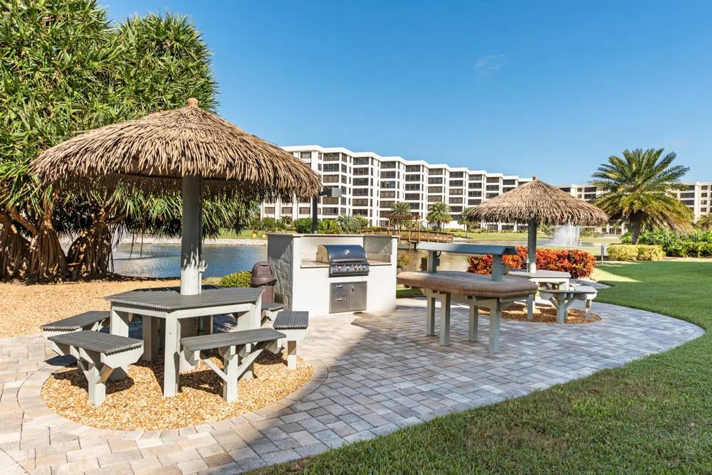 5770 MIDNIGHT PASS ROAD #605 Sarasota, FL 34242