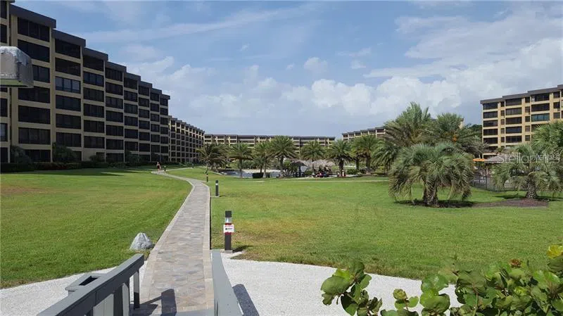 5770 MIDNIGHT PASS ROAD #605 Sarasota, FL 34242
