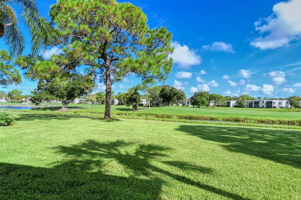 5133 WILLOW LINKS #11 Sarasota, FL 34235