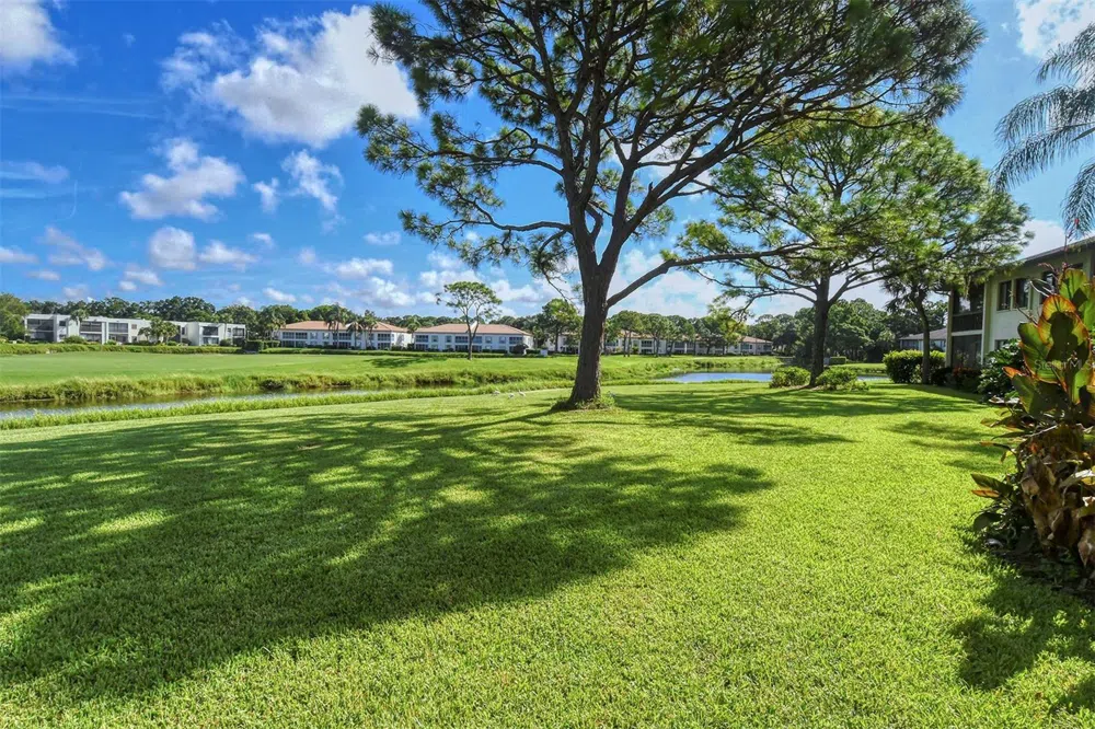 5133 WILLOW LINKS #11 Sarasota, FL 34235