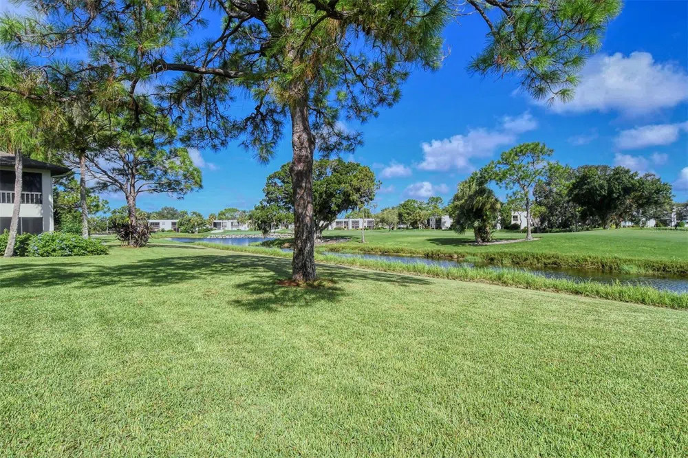 5133 WILLOW LINKS #11 Sarasota, FL 34235
