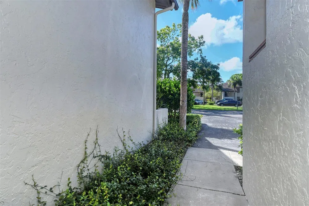 5133 WILLOW LINKS #11 Sarasota, FL 34235