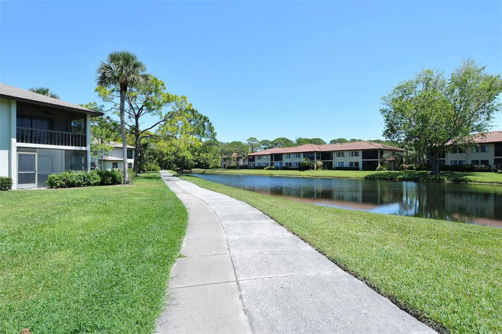 5133 WILLOW LINKS #11 Sarasota, FL 34235