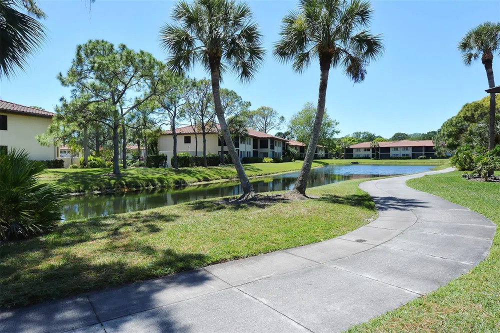 5133 WILLOW LINKS #11 Sarasota, FL 34235
