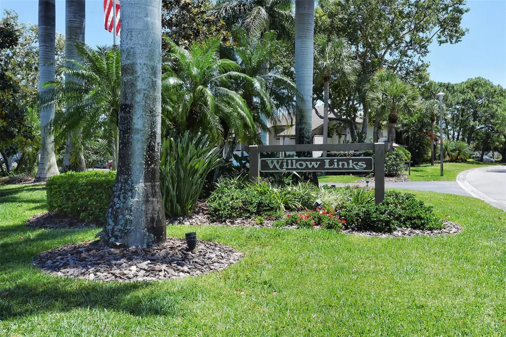 5133 WILLOW LINKS #11 Sarasota, FL 34235