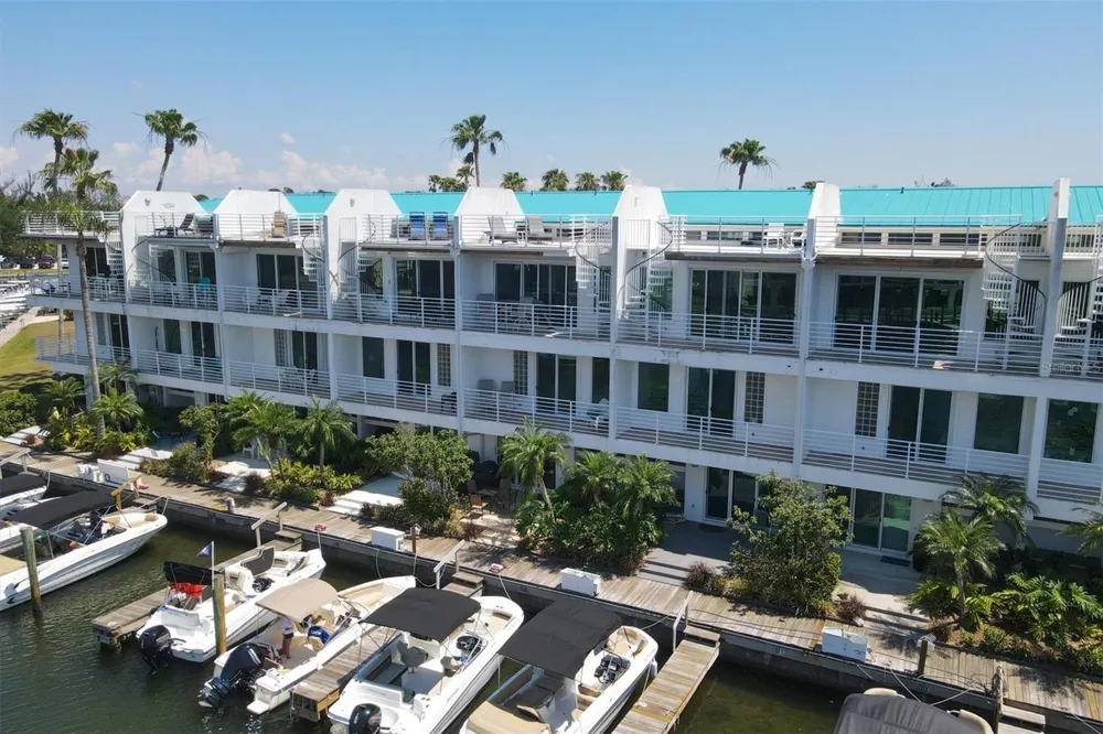 8272 HARBORSIDE CIRCLE Englewood, FL 34224