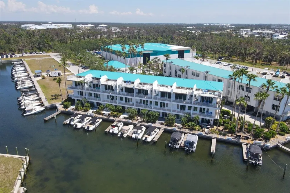 8272 HARBORSIDE CIRCLE Englewood, FL 34224
