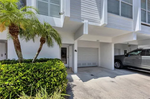 8272 HARBORSIDE CIRCLE