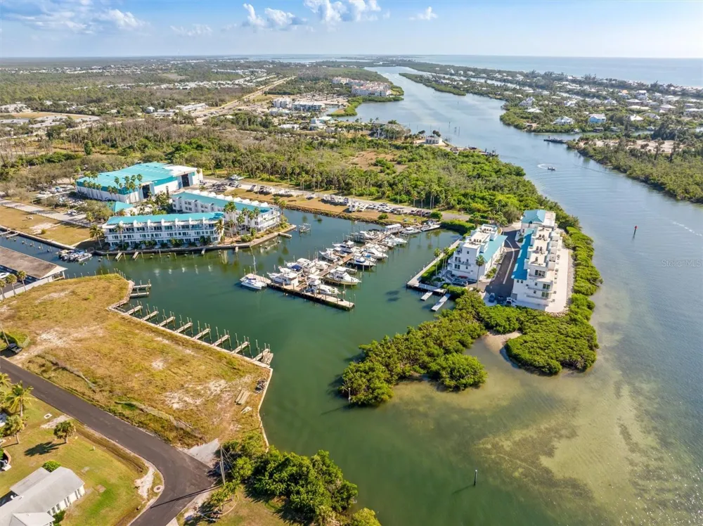 8272 HARBORSIDE CIRCLE Englewood, FL 34224