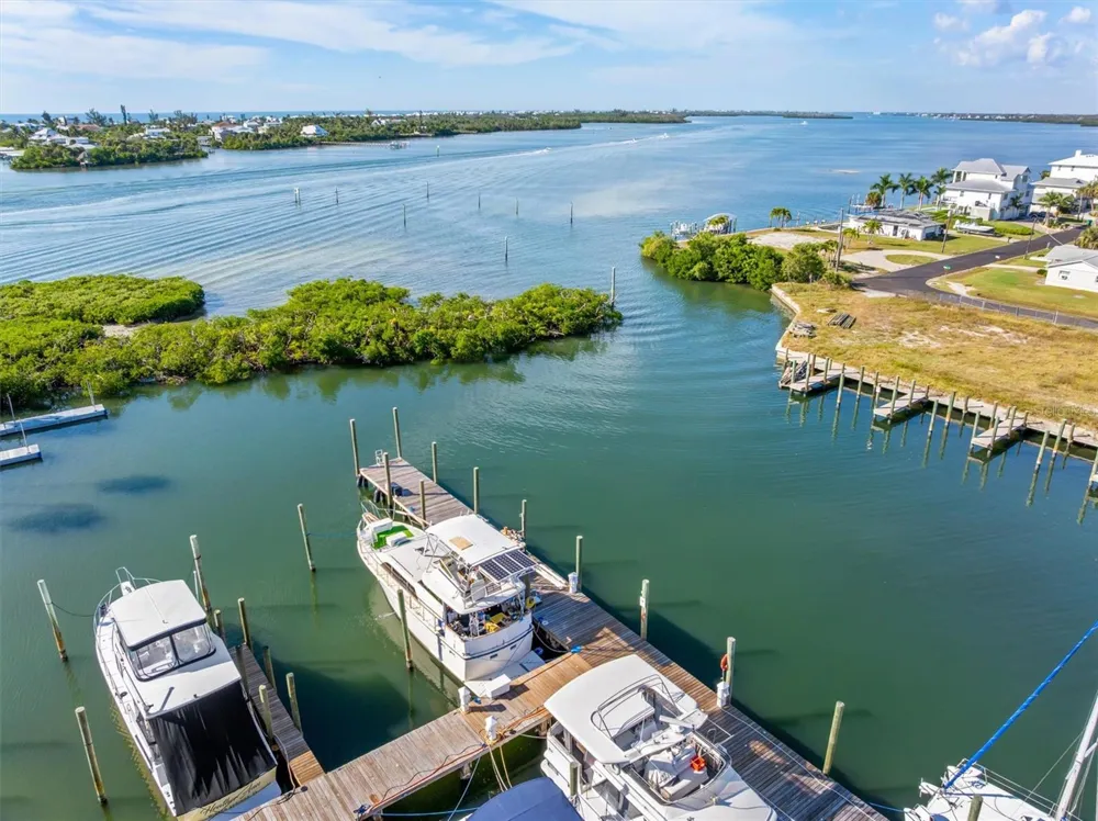 8272 HARBORSIDE CIRCLE Englewood, FL 34224