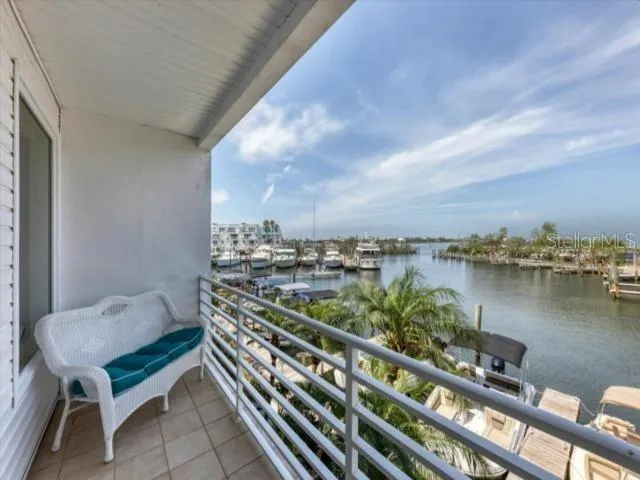 8272 HARBORSIDE CIRCLE Englewood, FL 34224