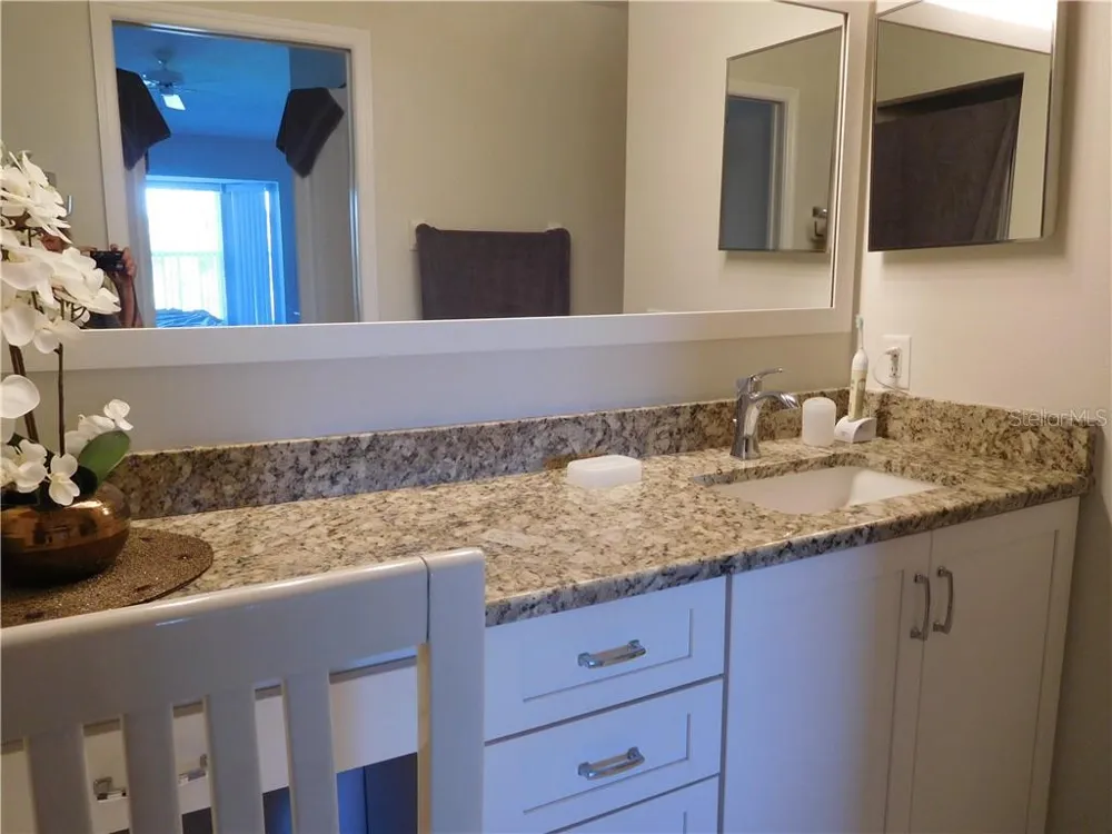 9480 HIGH GATE DRIVE #2125 Sarasota, FL 34238