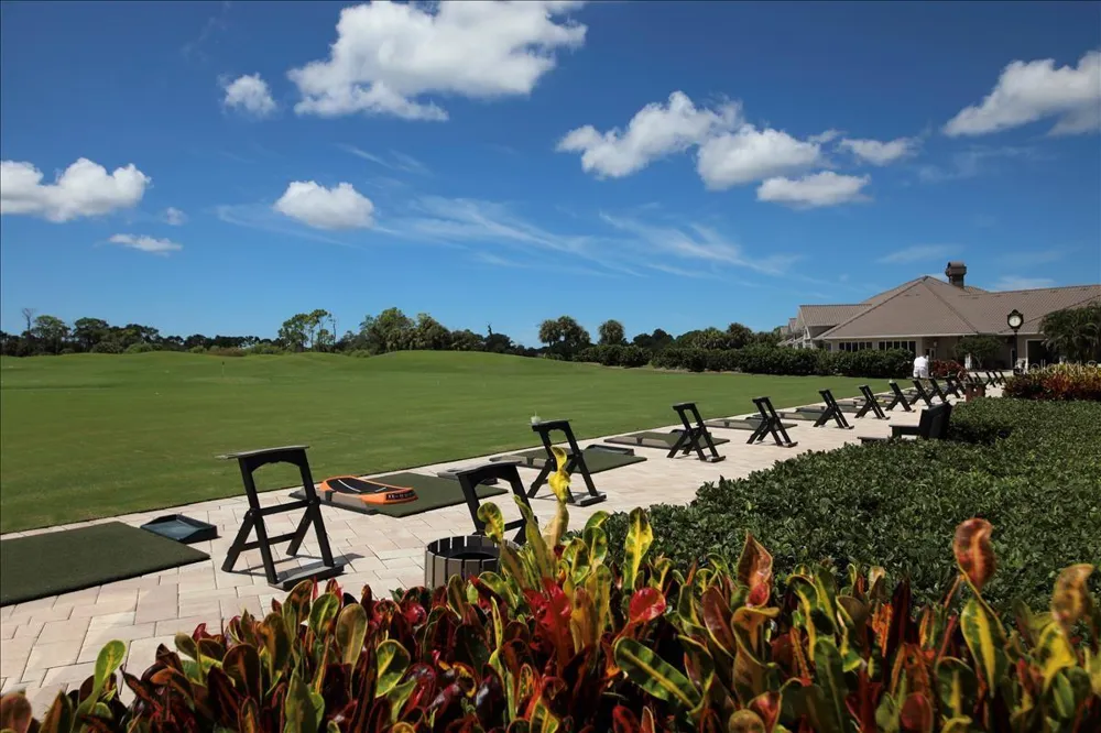 9480 HIGH GATE DRIVE #2125 Sarasota, FL 34238