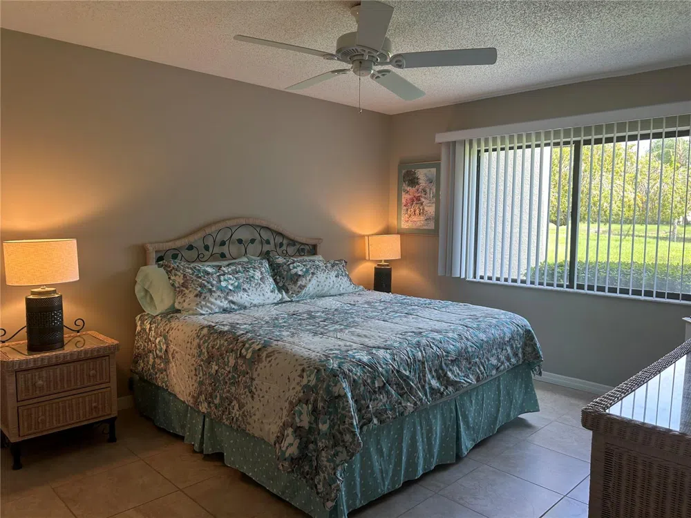 5662 GARDENS DRIVE #104 Sarasota, FL 34243