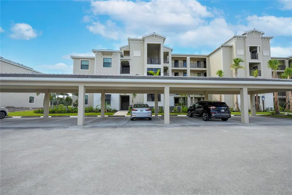 17810 GAWTHROP STREET #101 Lakewood Ranch, FL 34211