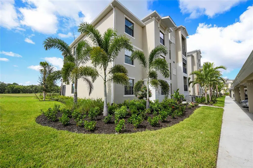 17810 GAWTHROP STREET #101 Lakewood Ranch, FL 34211