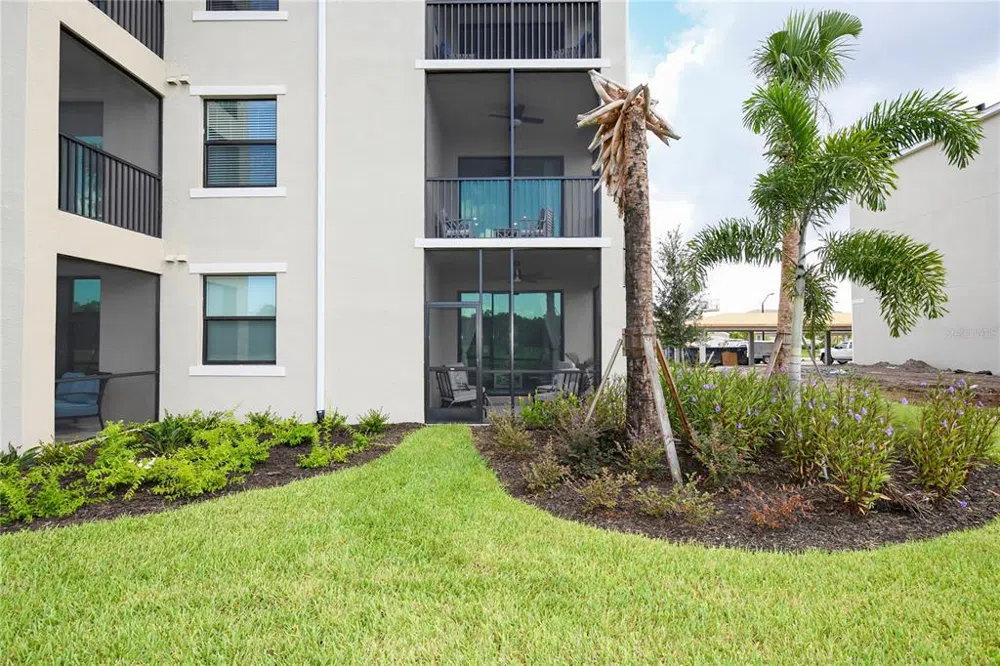 17810 GAWTHROP STREET #101 Lakewood Ranch, FL 34211