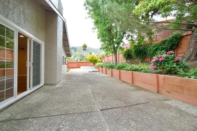 1156 Oddstad Boulevard Pacifica, CA 94044