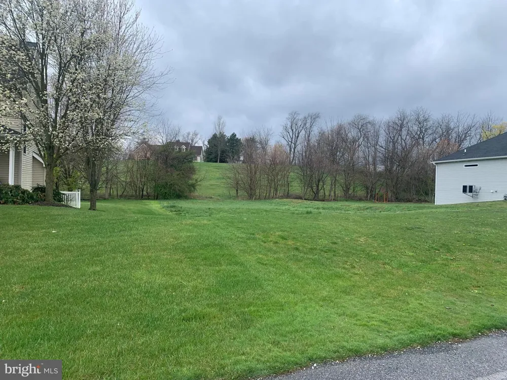 6263 OAK LEAF LANE Fayetteville, PA 17222
