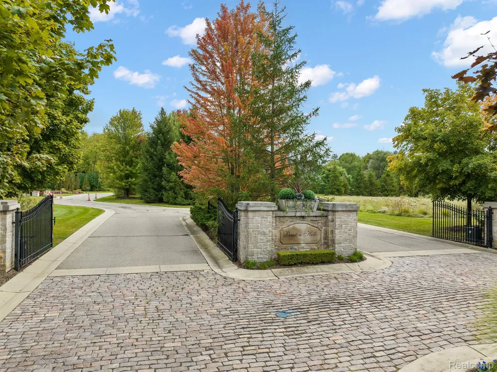 155 BRIDGEVIEW DRIVE Bloomfield Hills City, MI 48304