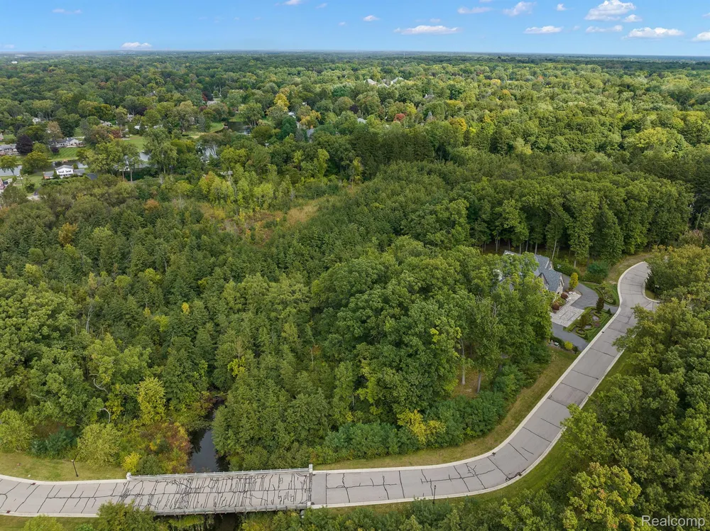 155 BRIDGEVIEW DRIVE Bloomfield Hills City, MI 48304