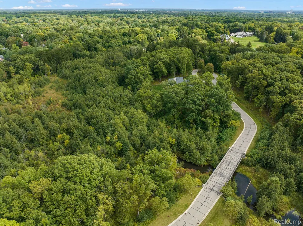 155 BRIDGEVIEW DRIVE Bloomfield Hills City, MI 48304