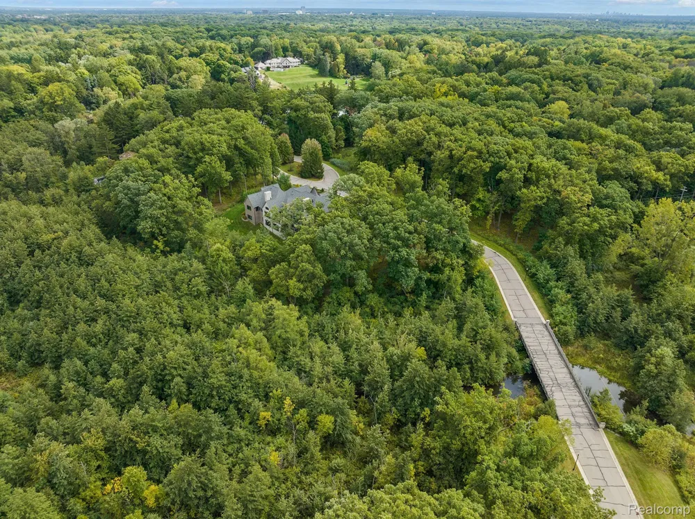 155 BRIDGEVIEW DRIVE Bloomfield Hills City, MI 48304