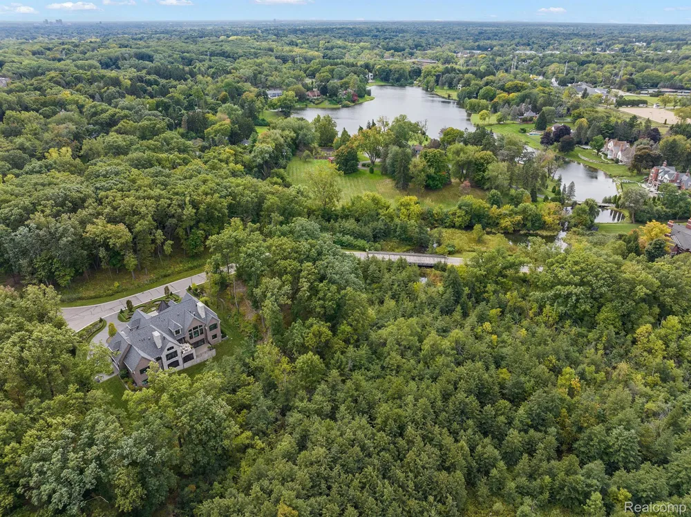 155 BRIDGEVIEW DRIVE Bloomfield Hills City, MI 48304
