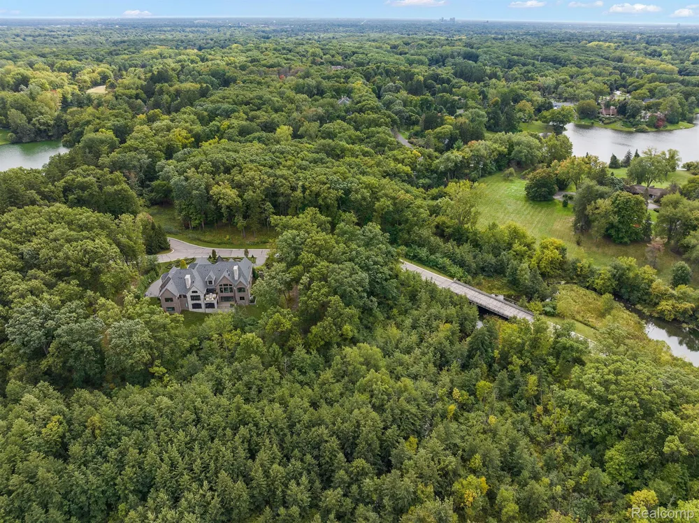 155 BRIDGEVIEW DRIVE Bloomfield Hills City, MI 48304