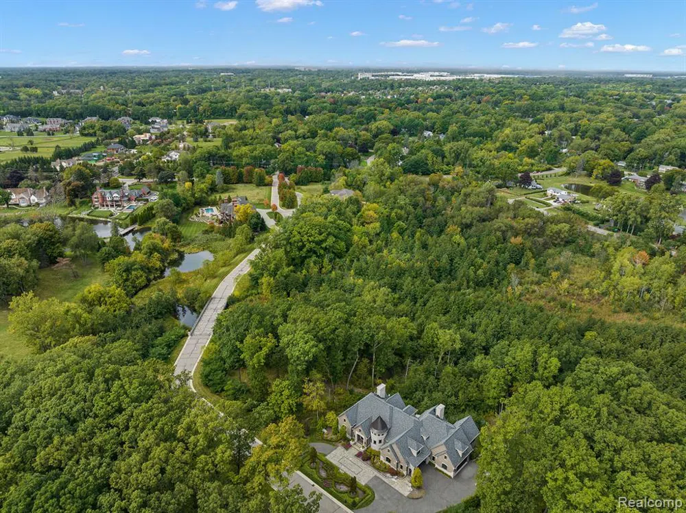 155 BRIDGEVIEW DRIVE Bloomfield Hills City, MI 48304