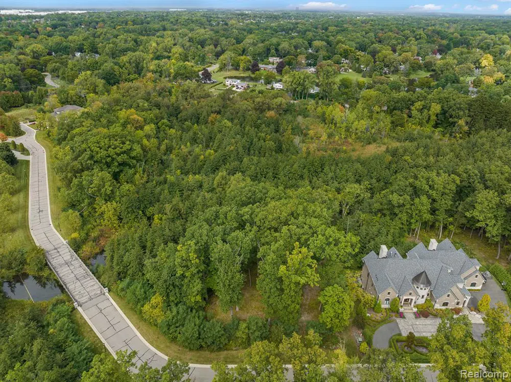 155 BRIDGEVIEW DRIVE Bloomfield Hills City, MI 48304