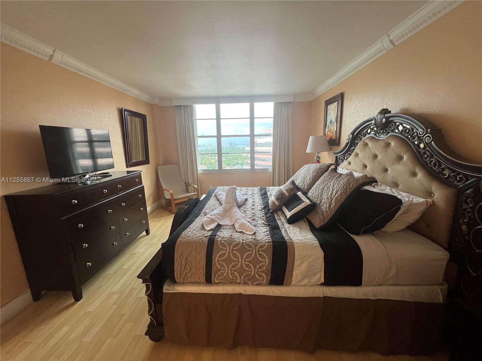 5161 Collins Ave #1711 Miami Beach, FL 33140